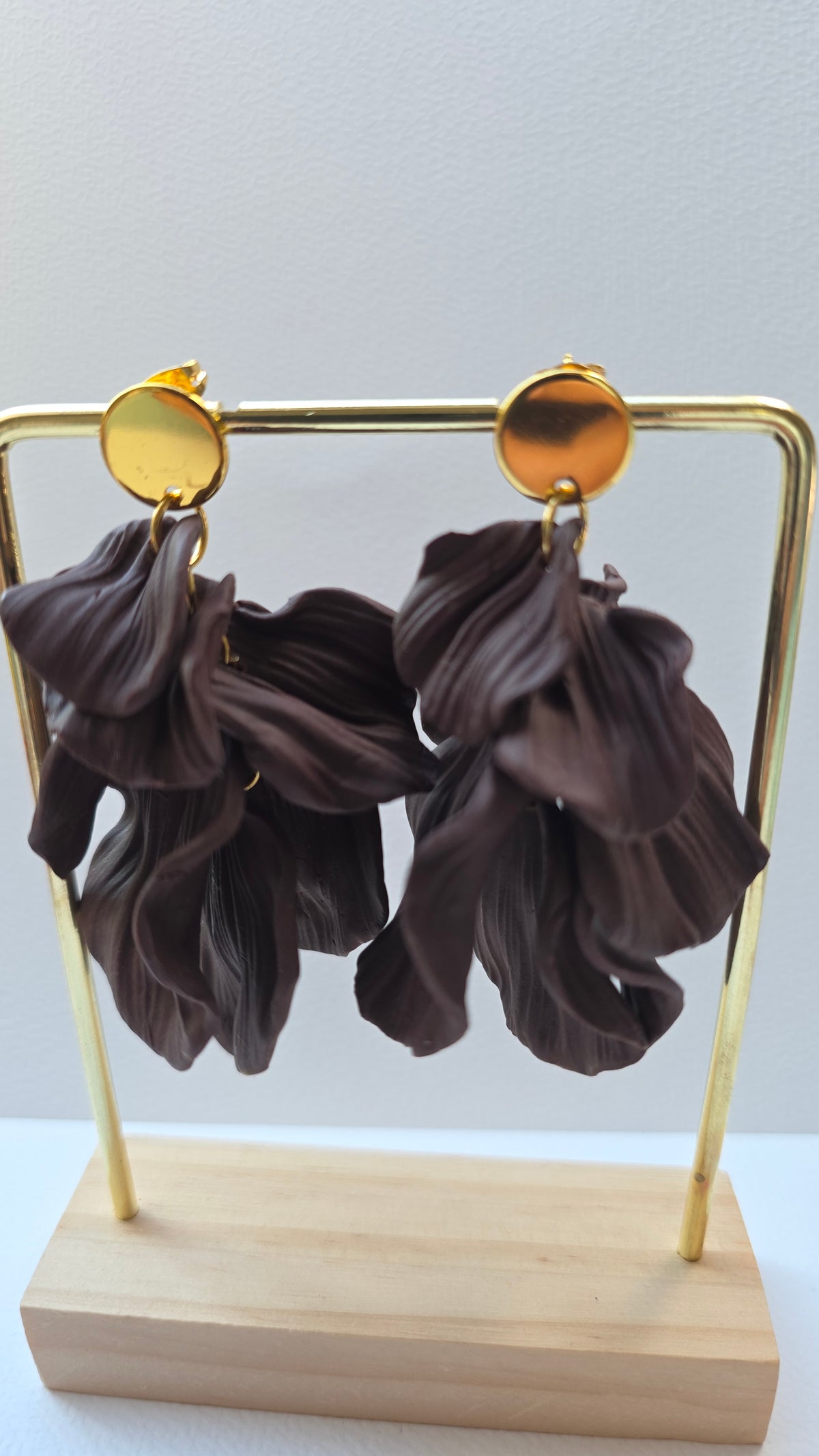 Handmade Petal‑Layered Polymer Clay Earrings – Hypoallergenic 18K Gold‑Plated Stainless Steel Floral Dangles (Brown)