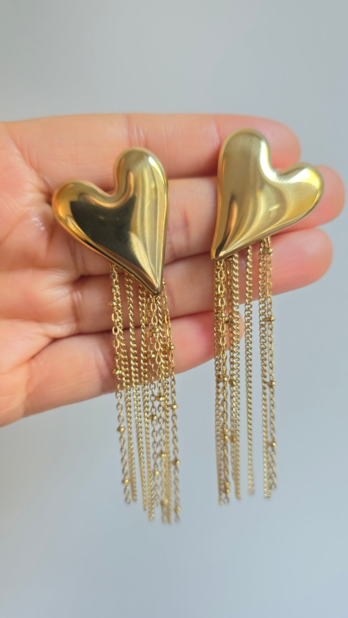 Gold Heart Chain Earrings – Elegant Statement Dangles | Lusí
